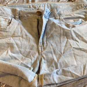 American Eagle Midi Light wash shorts